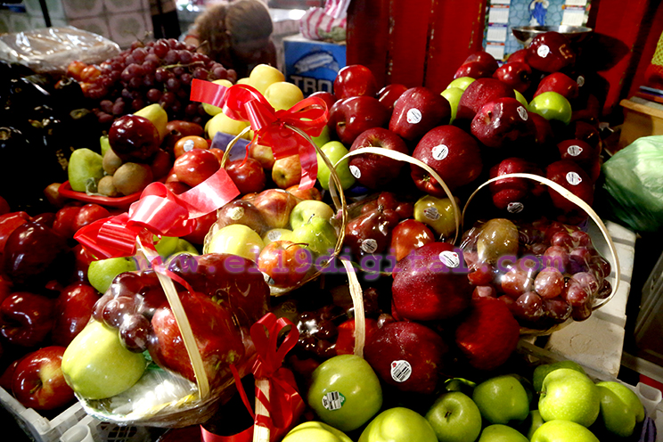 Mercado Roberto Huembes abarrotado de compradores en vísperas de Navidad
