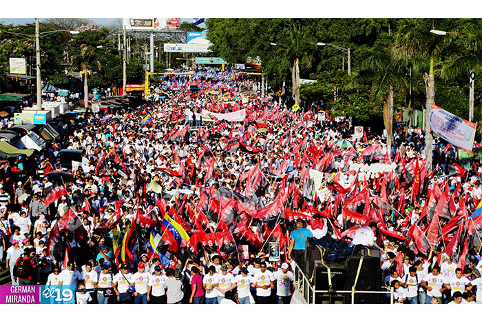 Resultado de imagen para De la democracia del candil a la Democracia de alto voltaje social