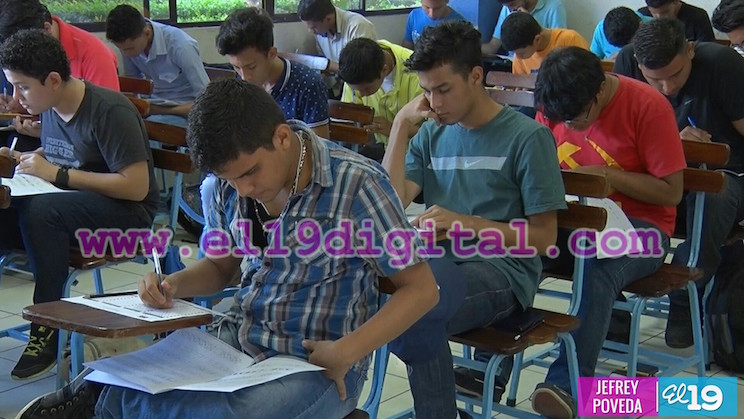 Miles de bachilleres realizan examen de admisión en la UNI