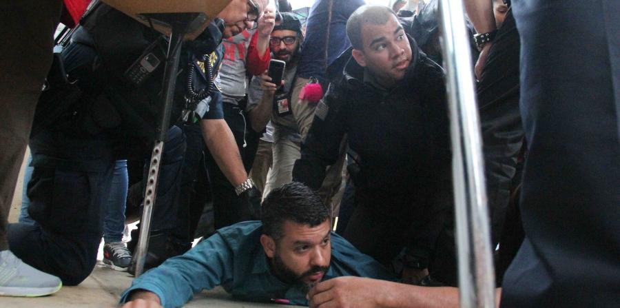 Dos arrestos durante manifestación por excarcelación de Oscar López