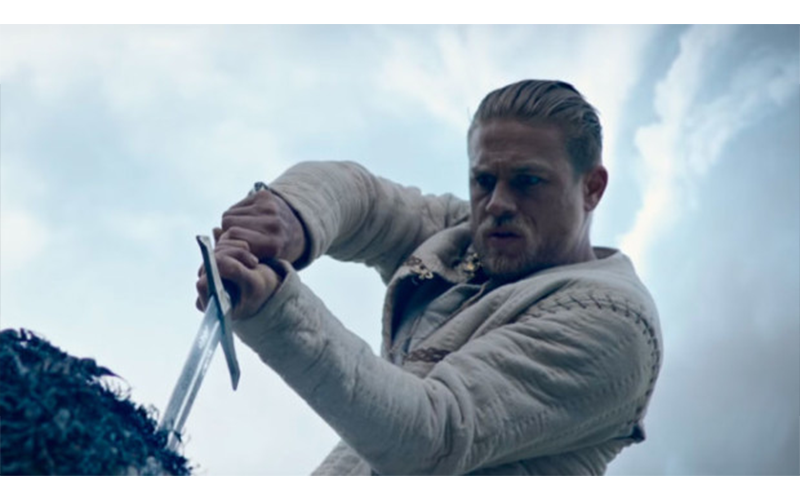 'Rey Arturo: La leyenda de Excalibur', con Charlie Hunnam, se estrenará el 12 de mayo