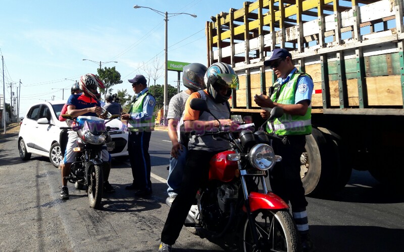 Policía Nacional garantiza seguridad en carreteras y balnearios de Managua