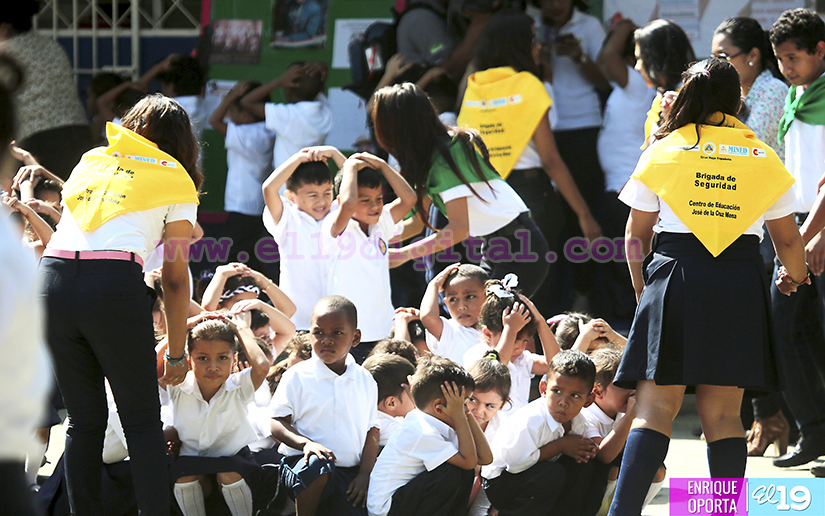 Comunidad educativa realiza primer ejercicio nacional de protección de la vida 2017