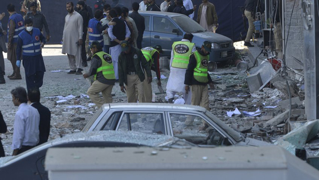 Explota un edificio en el este de Pakistán