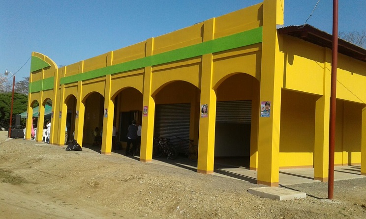Inauguran mercado municipal en Tola
