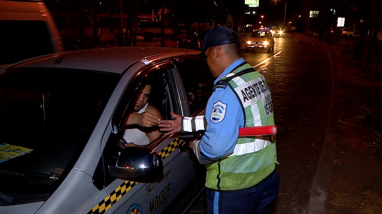 Rigurosa supervisión policial a conductores nocturnos