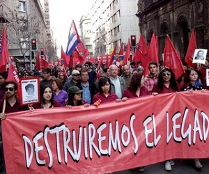 Policía chilena reprime manifestación en Santiago