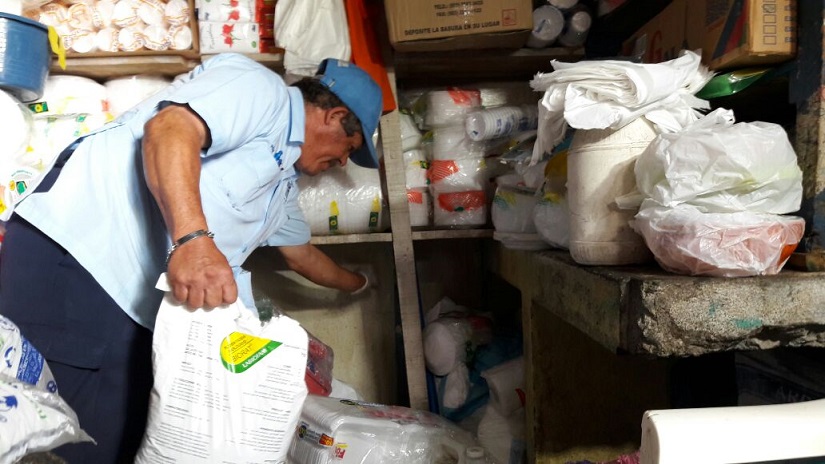 Aplican Biorat en mercadito de San Judas