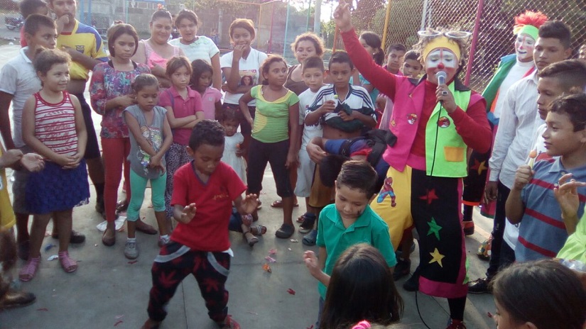 Niñez disfruta su domingo con actividades festivas familiares