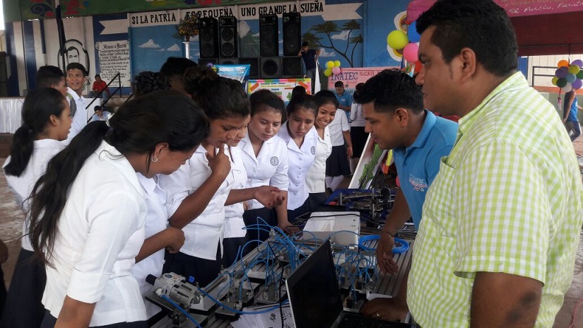 Realizan feria vocacional en Chinandega
