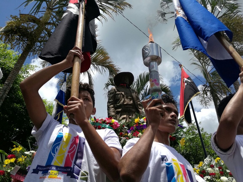 Entra la Antorcha de la Patria y la Dignidad a Niquinohomo (+FOTOS)