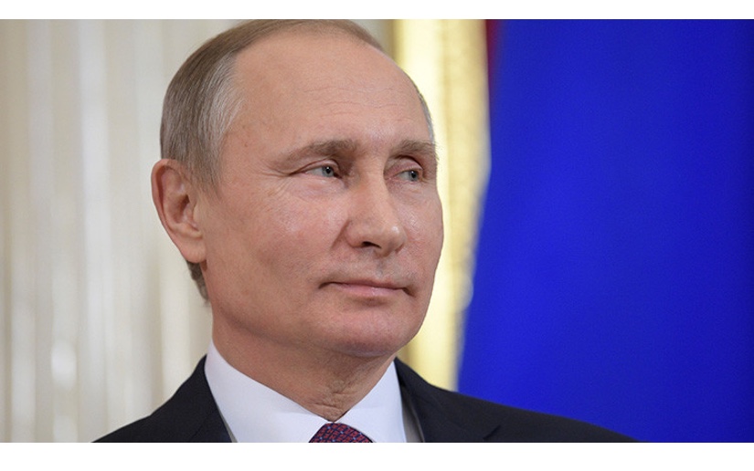 Putin se reunirá con Macron en París el 29 de mayo