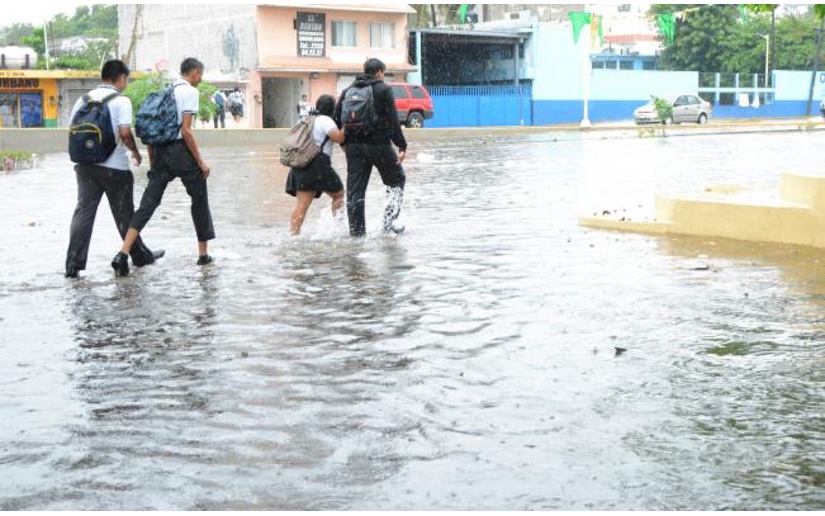 Vuelven lluvias a poner en alerta a los dominicanos
