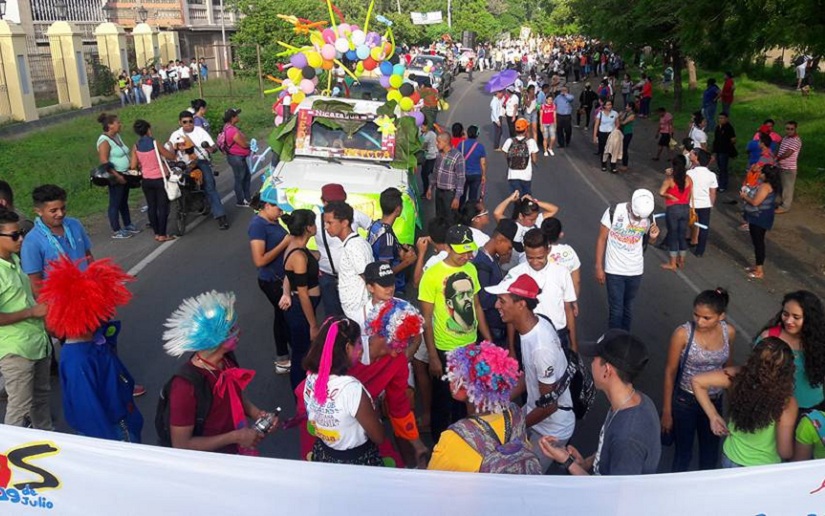 León disfrutó de carnaval ambiental por Amor a Nicaragua “Corazón Verde”