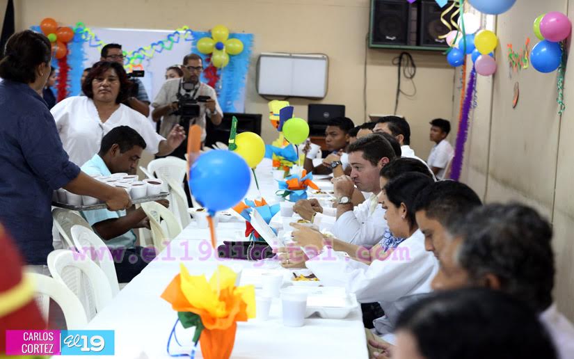 Personal médico del Psicosocial celebra Día del Padre