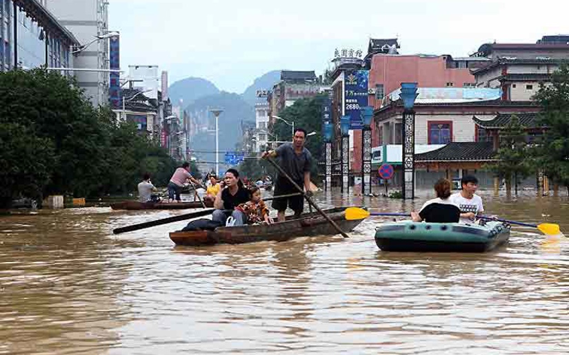 Suman 56 los muertos por fuertes lluvias en centro y sur de China