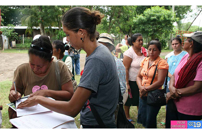 Familias de Tipitapa y San Francisco Libre reciben más Bonos de Patio para combatir la pobreza