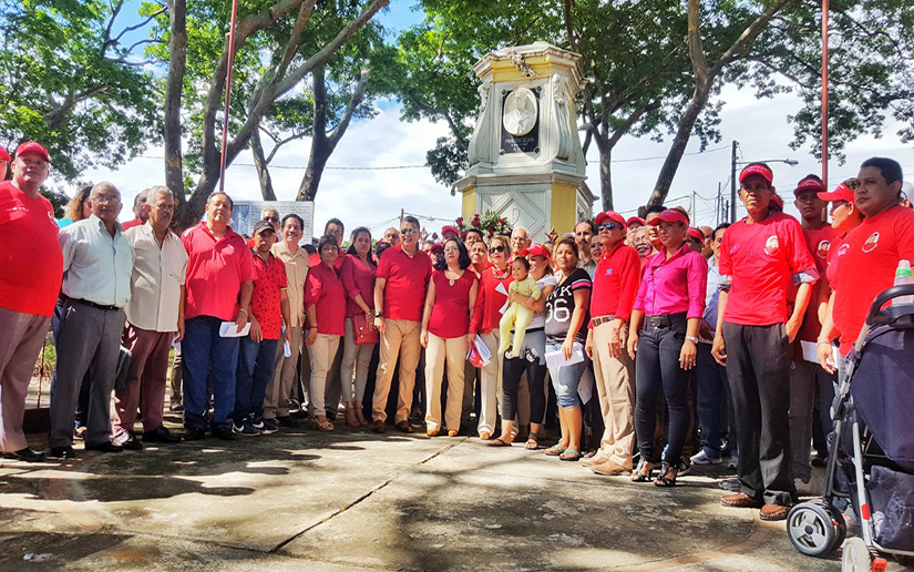Liberales celebran por separado