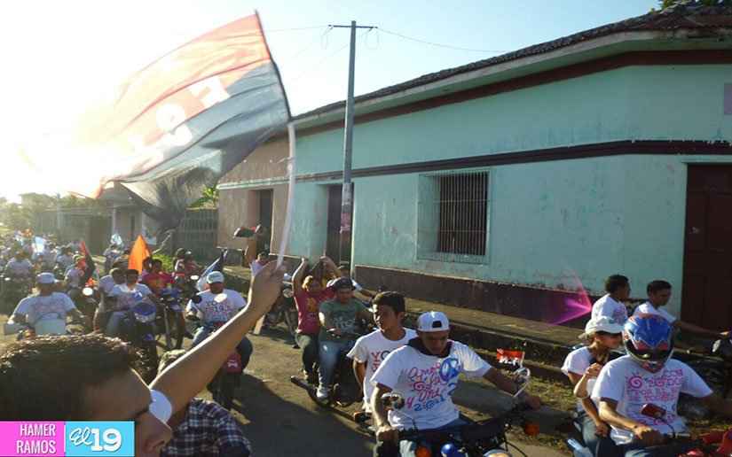 Pueblo sandinista de Carazo se dirige hacia Plaza La Fe a celebrar el 38/19