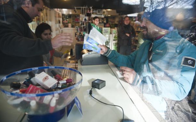 Monitorean en Uruguay venta de marihuana en farmacias