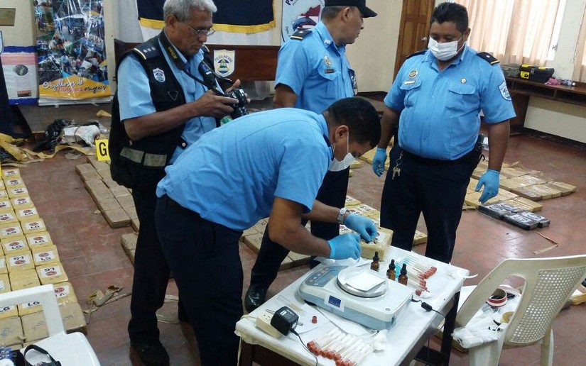 Policía incauta 126 kilos de cocaína en furgón en puesto fronterizo El Guasaule