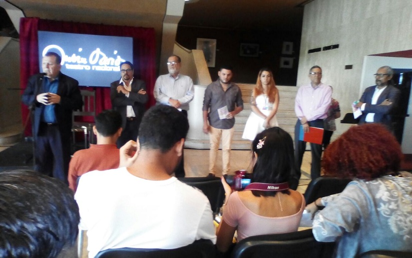 Jóvenes talentos participan en el Festival de poesía emergente Cantos de Vida y Esperanza