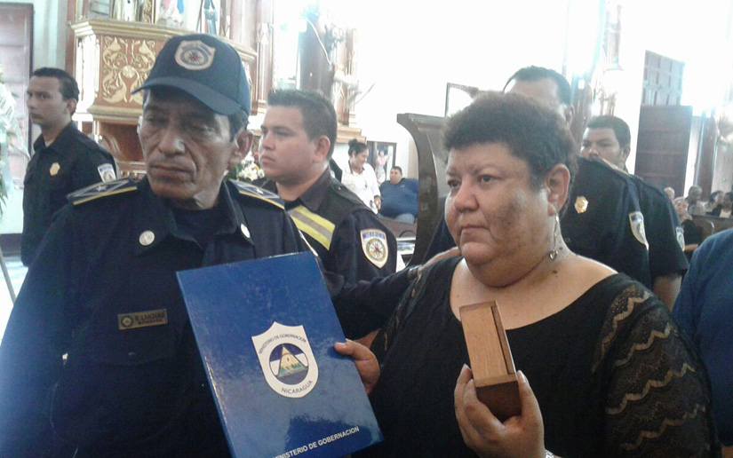 Medalla póstuma al Capitán Oscar Benito Jirón