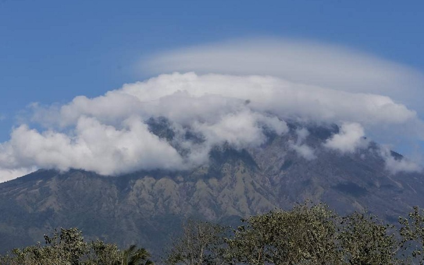 Ya son 122.000 los desplazados por la inminente erupción del volcán Agung, en Bali