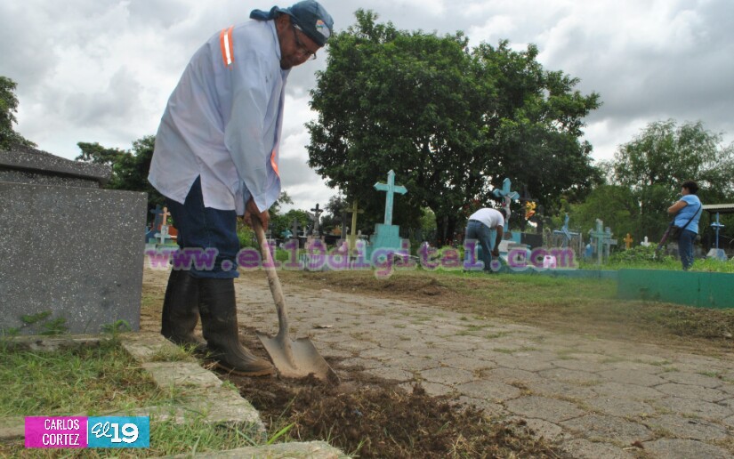 Cementerios están preparados para recibir a familias que honran a sus fieles difuntos