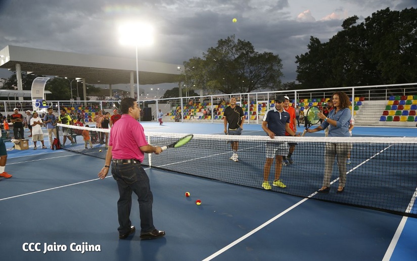 Inauguran canchas de tenis y juegos electromecánicos en Parque Luis Alfonso Velásquez