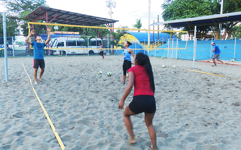 Selección femenina y masculina de voleibol de playa listas para los Juegos Centroamericanos