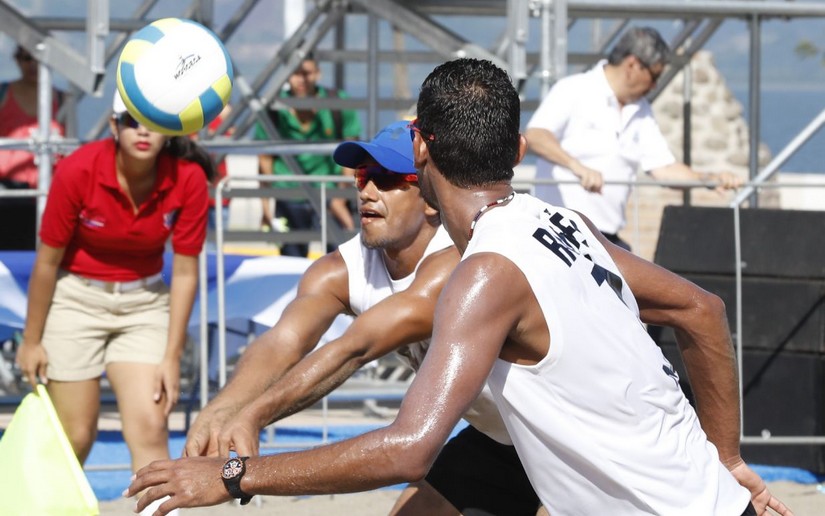Nicaragua gana primer partido en voleibol del playa masculino