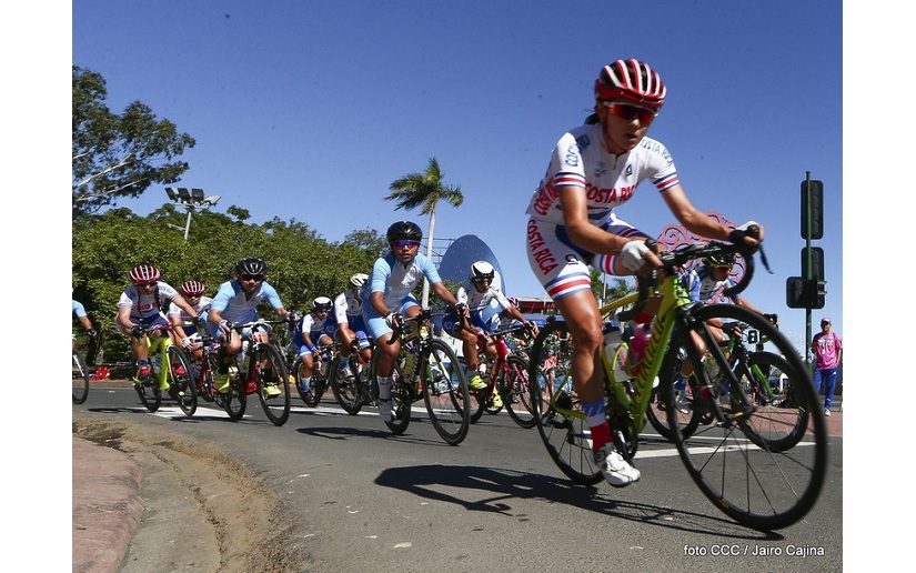 Costa Rica gana el oro en competencias de ciclismo femenino y masculino