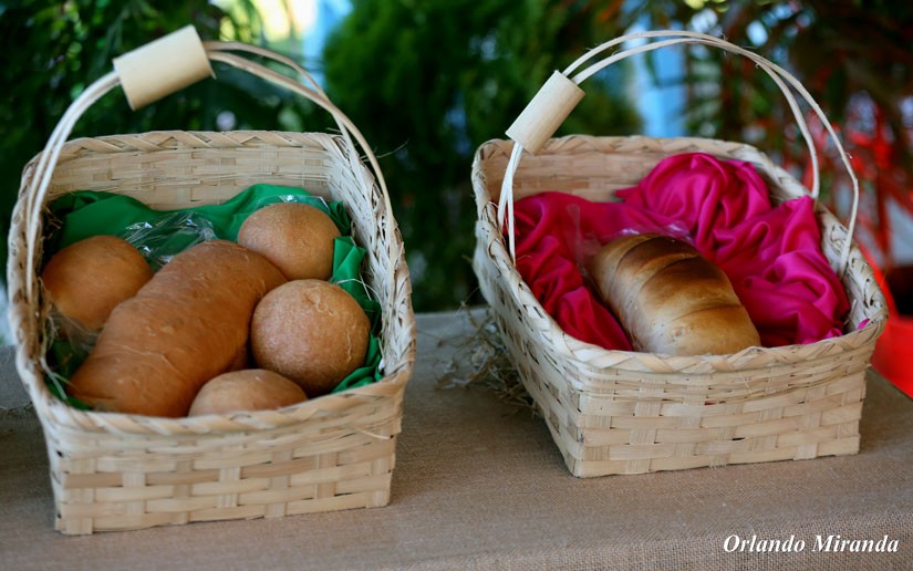 La cena navideña acompañada de un riquísimo pan de frutas