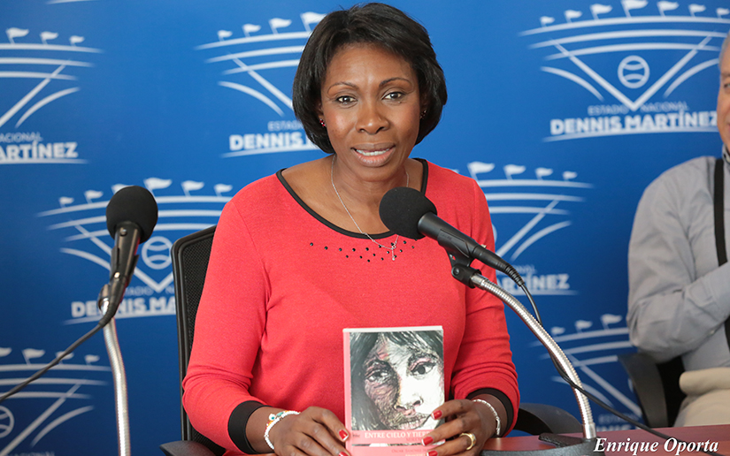 Destacada voleibolista  cubana presenta libro en Nicaragua