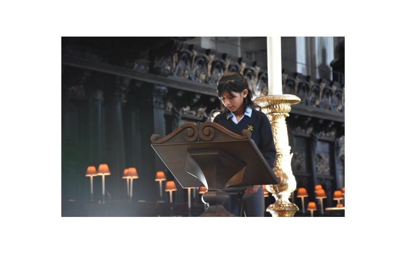 Niña nicaragüense distinguida en Catedral de San Pablo, en Londres
