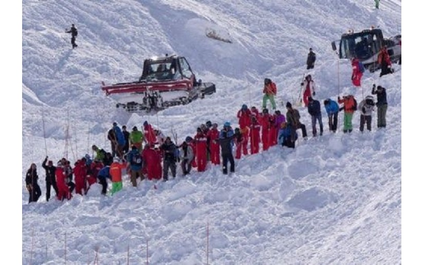 Rescatan a esquiadores bloqueados en los Alpes franceses