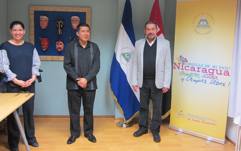 Entregan reconocimiento Orgullo de Mi País a nicaragüense destacado en Cáceres, Extremadura