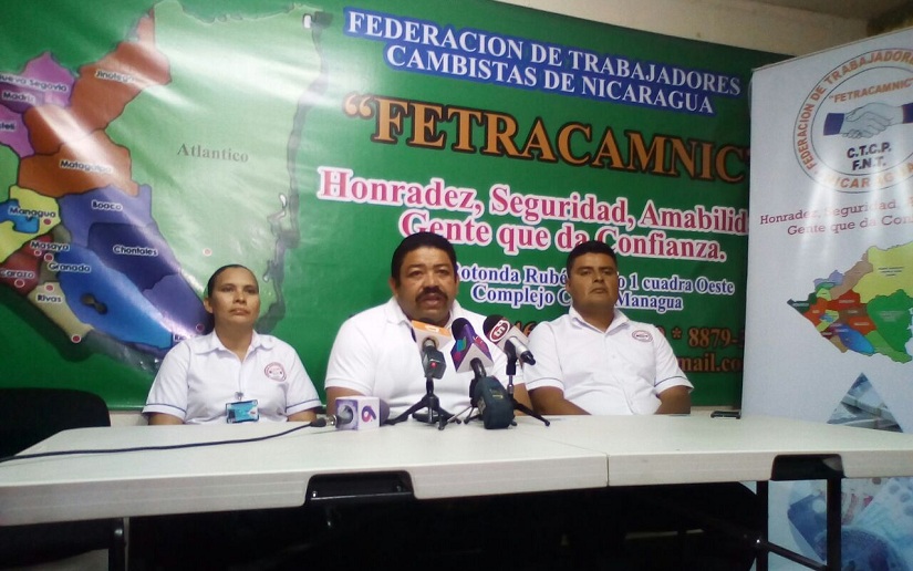 Asociados de la Federación de Trabajadores Cambistas de Nicaragua actualizan carné