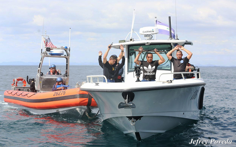 Ejército de Nicaragua y guardacosta estadounidense en simulacro de captura de lancha narco