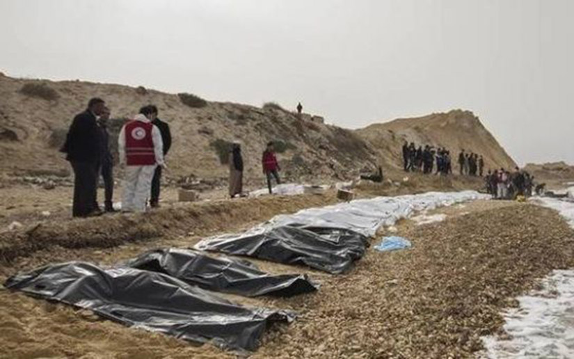 Desaparecidos 90 inmigrantes tras naufragio en Libia