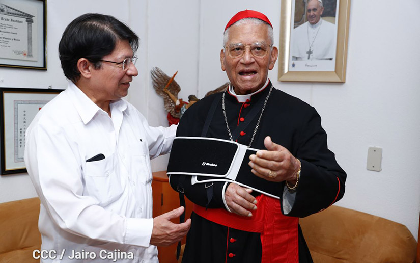 Canciller entrega saludos de Daniel y Rosario al Cardenal Obando por su natalicio 92