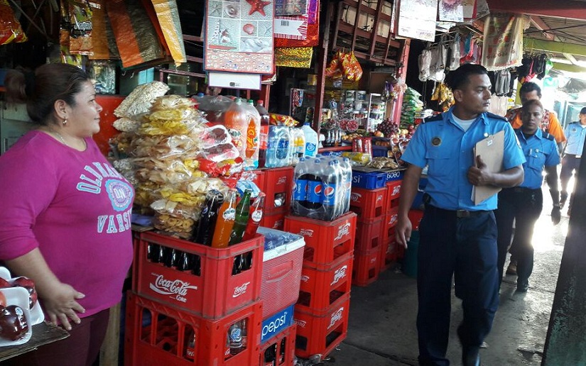 Policía Nacional previene el delito en mercados capitalinos
