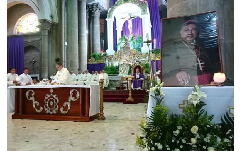 Despiden entre aplausos al arzobispo de Guatemala Óscar Julio Vián