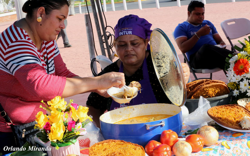 Sopa Marinera gana el concurso de comidas de la Cuaresma en Managua
