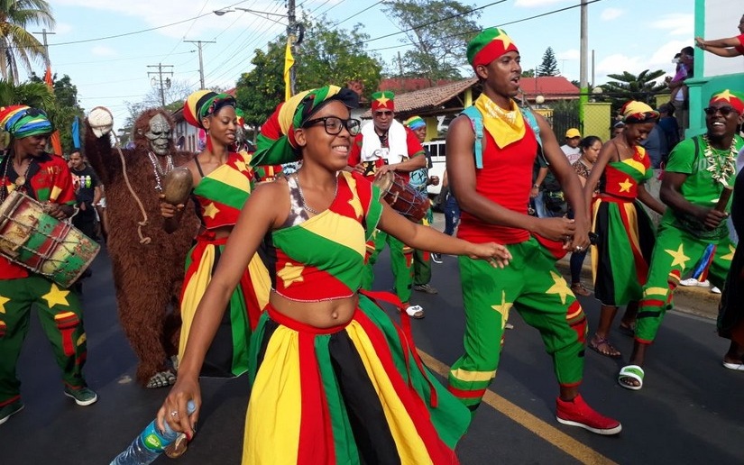 Familias de San Marcos disfrutan de un hermoso carnaval