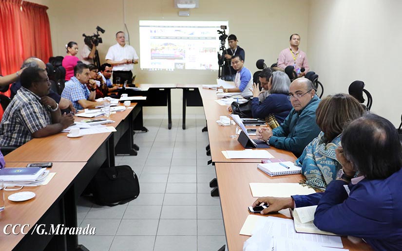 Presidente del INSS expone reformas al Seguro Social ante el CNU