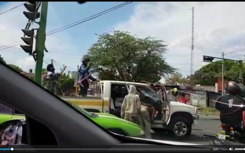 Saquean y secuestran camioneta del Minsa en Managua 