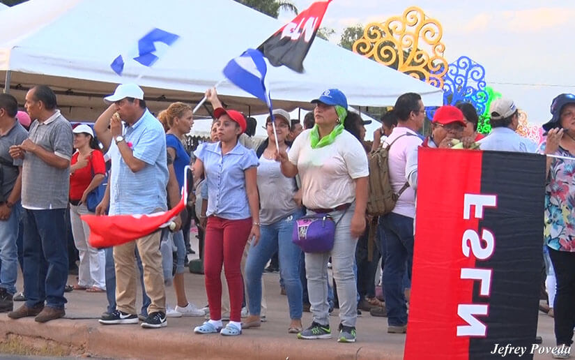 Nicaragüenses se manifiestan a favor de la Paz y el Diálogo desde la Rotonda Hugo Chávez
