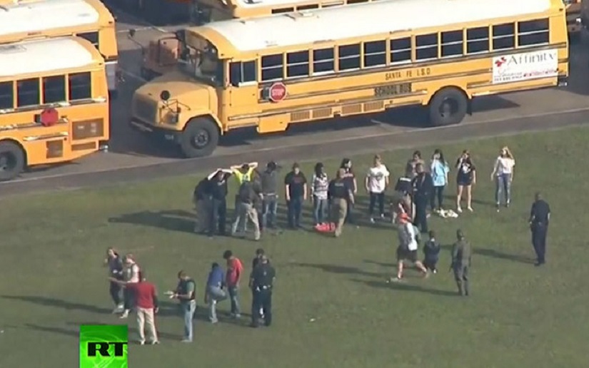 Al menos ocho muertos tras un tiroteo en una escuela en Texas